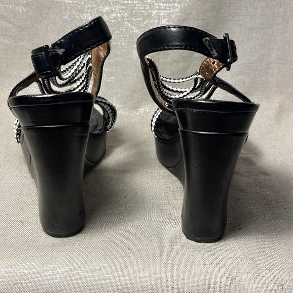 BCBGeneration PLATFORM WEDGE HIGH HEELS - Picture 3 of 4